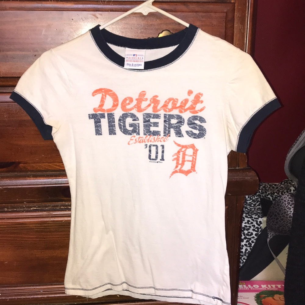 🔥🔥5th & Ocean Genuine MLB Tigers T-shirt